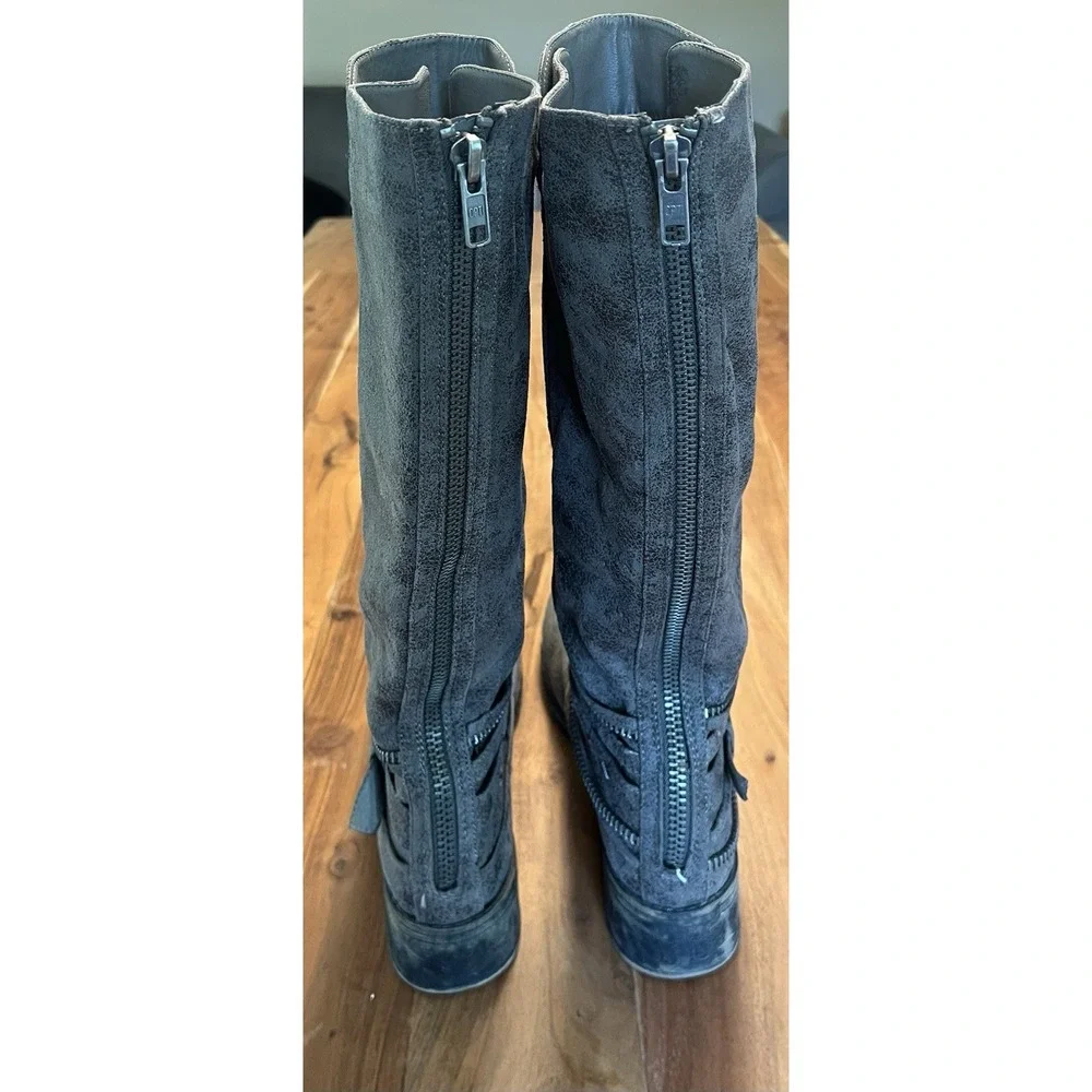 Kohl's SO Women's Wide Calf Garland Tall Grey Boots Size 9